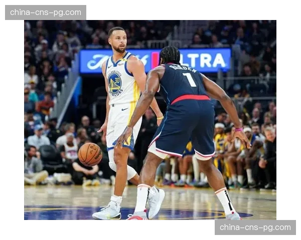 赛前报道:勇士迎战独行侠,库里与东契奇两位进攻效率顶尖核心再度对决。 赛前报道:勇士迎战独行侠,库里与东契奇两位进攻效率顶尖核心再度对决。